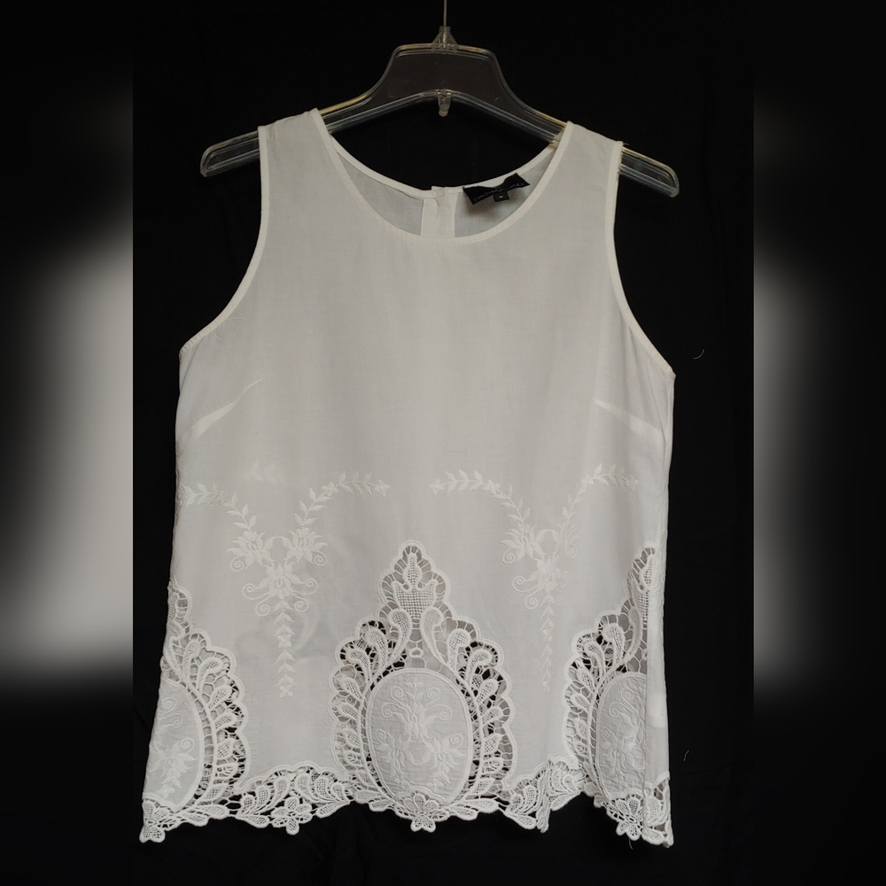 Cynthia Rowley Sleeveless Lace Top in White Size M